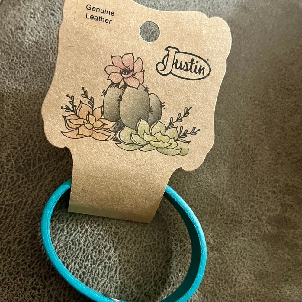 🟠NWT JUSTIN Ladies' Tooled Leather Bracelet in Turquoise 8inch
